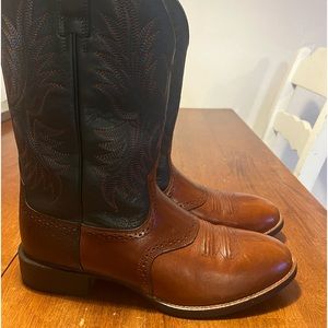 Heritage R Toe Western Boot